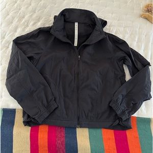 Like New Lululemon Athletica Evergreen Anorak Jacket in Black, size 6